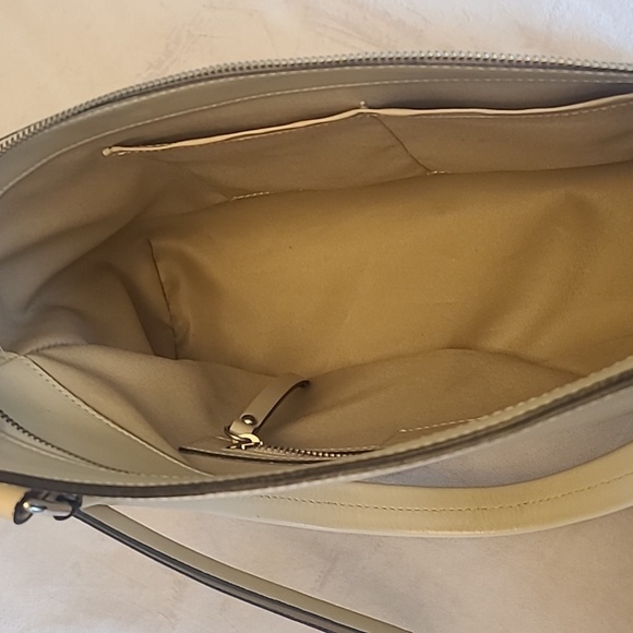 Alberta di Canio Italian genuine leather shoulder bag. - Picture 5 of 16